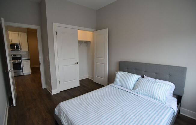 2 beds, 2 baths, 950 sqft, $3,550, Unit 927-201