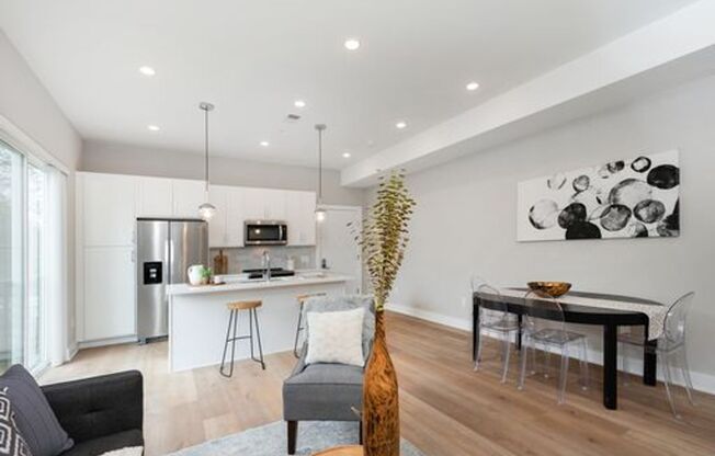 1 bed, 1 bath, $1,450, Unit 206