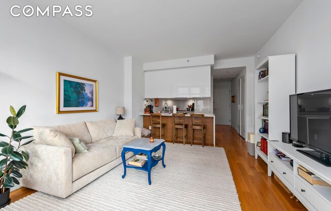 555 W 59 ST