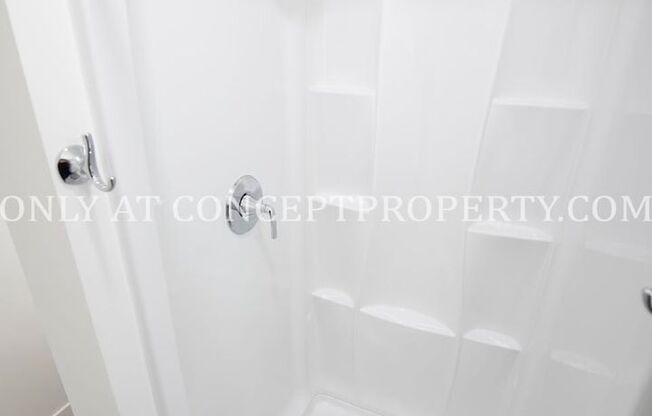 2 beds, 2 baths, 833 sqft, $1,699, Unit 513- (03)