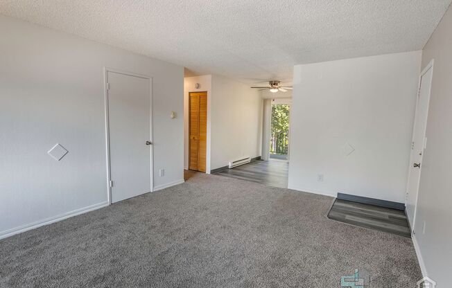 2 beds, 1 bath, 702 sqft, $1,550, Unit 33