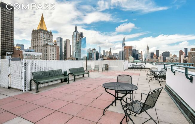 1 bed, 1.5 baths, $5,500, Unit 4H