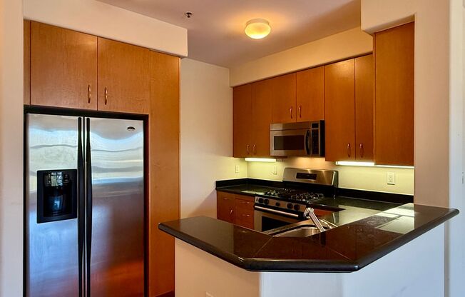 Beautiful 2 bedroom, 2 bath condo for rent at Chelsea Court!