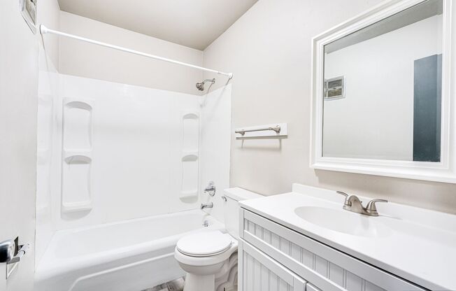 2 beds, 1 bath, 850 sqft, $899, Unit 279-207