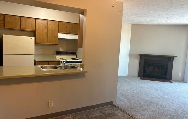 1 bed, 1 bath, 750 sqft, $900, Unit #35