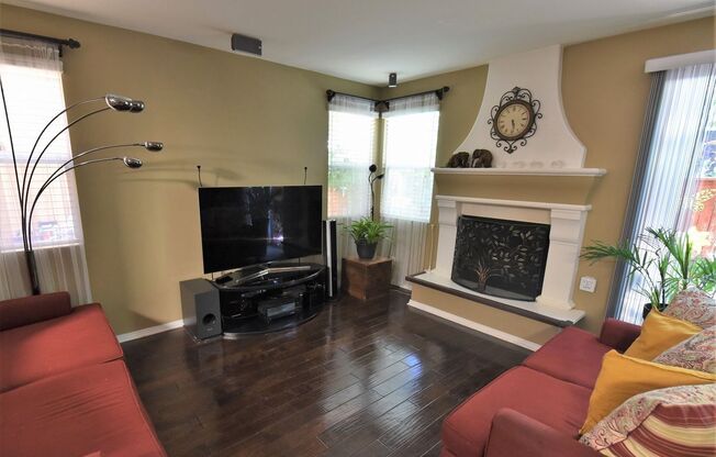 3 beds, 2 baths, $3,695