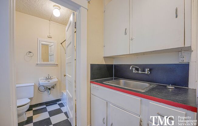 1 bed, 1 bath, 450 sqft, $1,225, Unit 4
