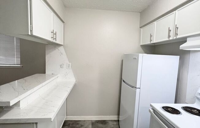 2 beds, 1 bath, $725, Unit KAY0111