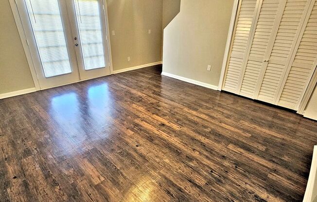 2 beds, 2.5 baths, 1,372 sqft, $995, Unit 10D