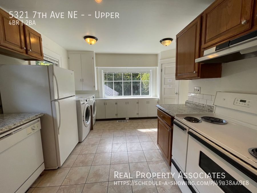 5321-7th Ave NE