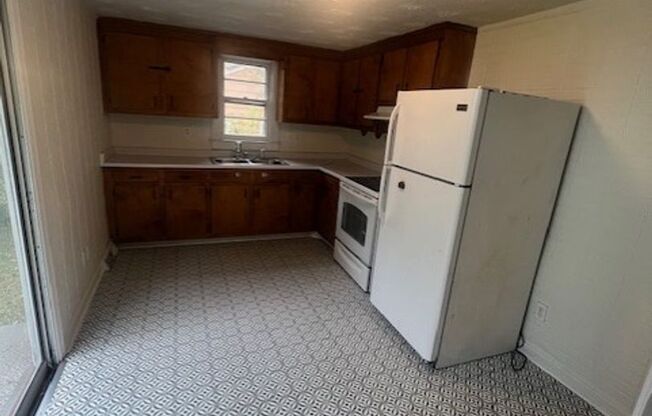 3 beds, 1 bath, $1,495