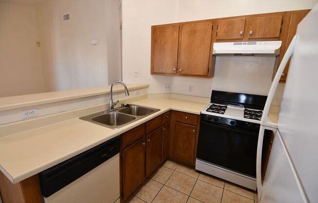 2 beds, 2 baths, $1,195, Unit UNIT 2083