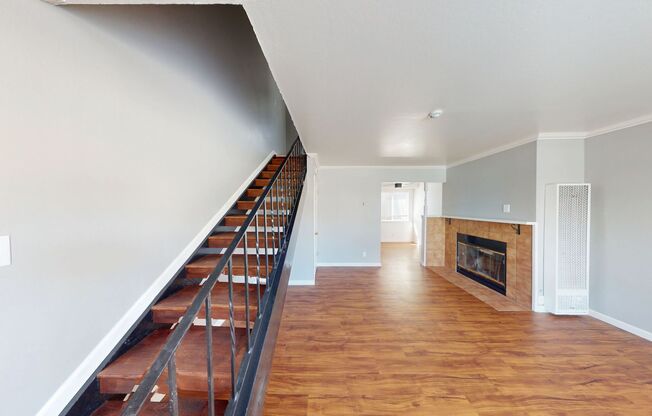 2 beds, 1 bath, 749 sqft, $2,345, Unit 623-4