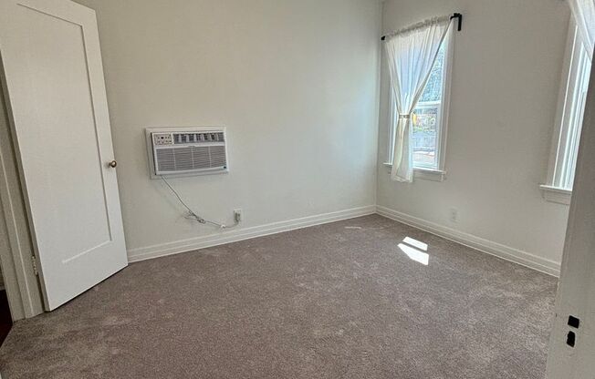 1 bed, 1 bath, $1,900