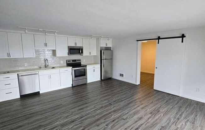 1 bed, 1 bath, 797 sqft, $2,675, Unit 10