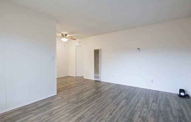 1 bed, 1 bath, 574 sqft, $1,725, Unit 28