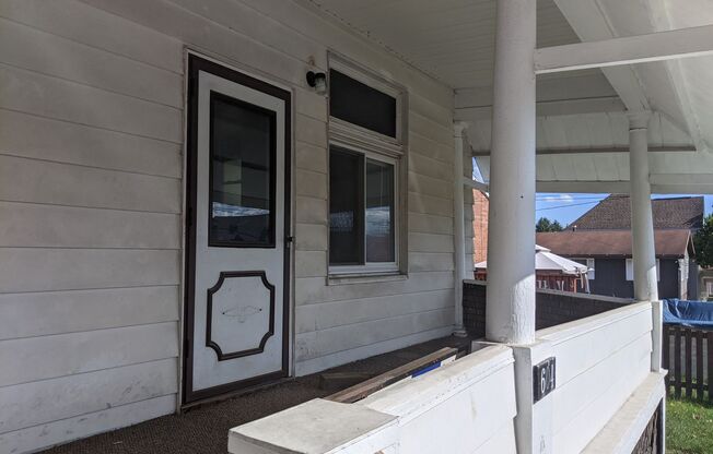 604-606 West College
