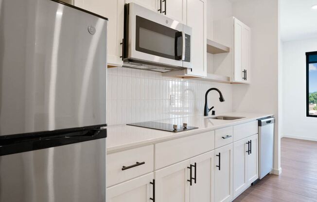 Studio, 1 bath, 411 sqft, $1,200, Unit 506