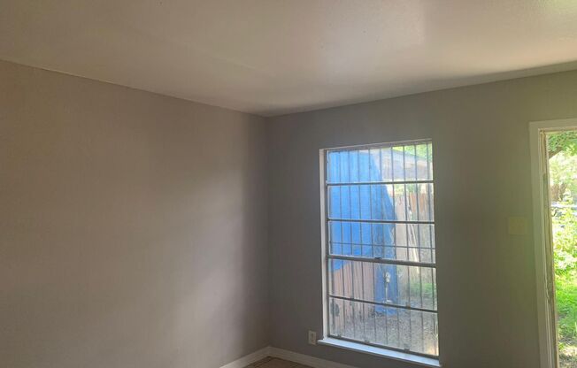 Cute 2/1 townhome with extra storage and covered parking