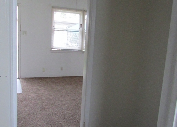 Studio, 1 bath, 350 sqft, $1,850, Unit 1028 S. Cleveland A