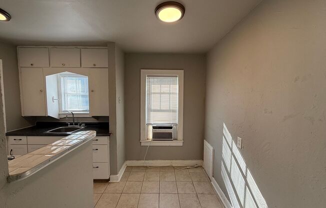 1 bed, 1 bath, $1,075