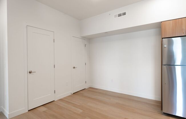 1 bed, 1 bath, 927 sqft, $1,695, Unit Z3610-307