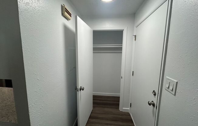 1 bed, 1 bath, $925, Unit Unit 4