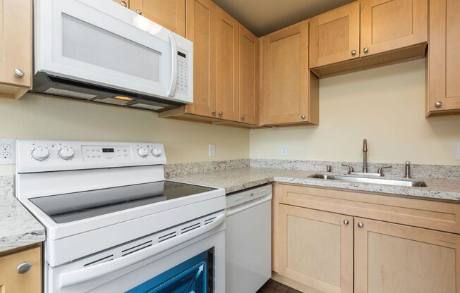2 beds, 1 bath, 864 sqft, $1,600, Unit C2