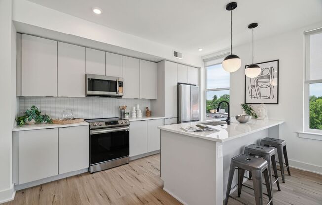 2 beds, 2 baths, 950 sqft, $1,875, Unit 311