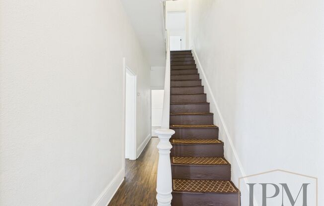 Available Now! Spacious 5 Bedroom Home Located in York City School District