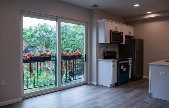 2 beds, 1 bath, 719 sqft, $2,995, Unit 305