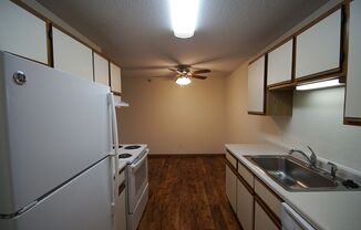 2 beds, 2 baths, 915 sqft, $1,650, Unit 332