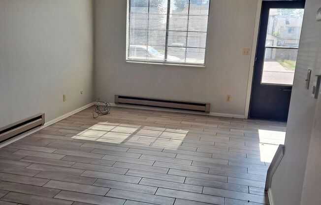 2 beds, 1.5 baths, 1,000 sqft, $1,200, Unit 39