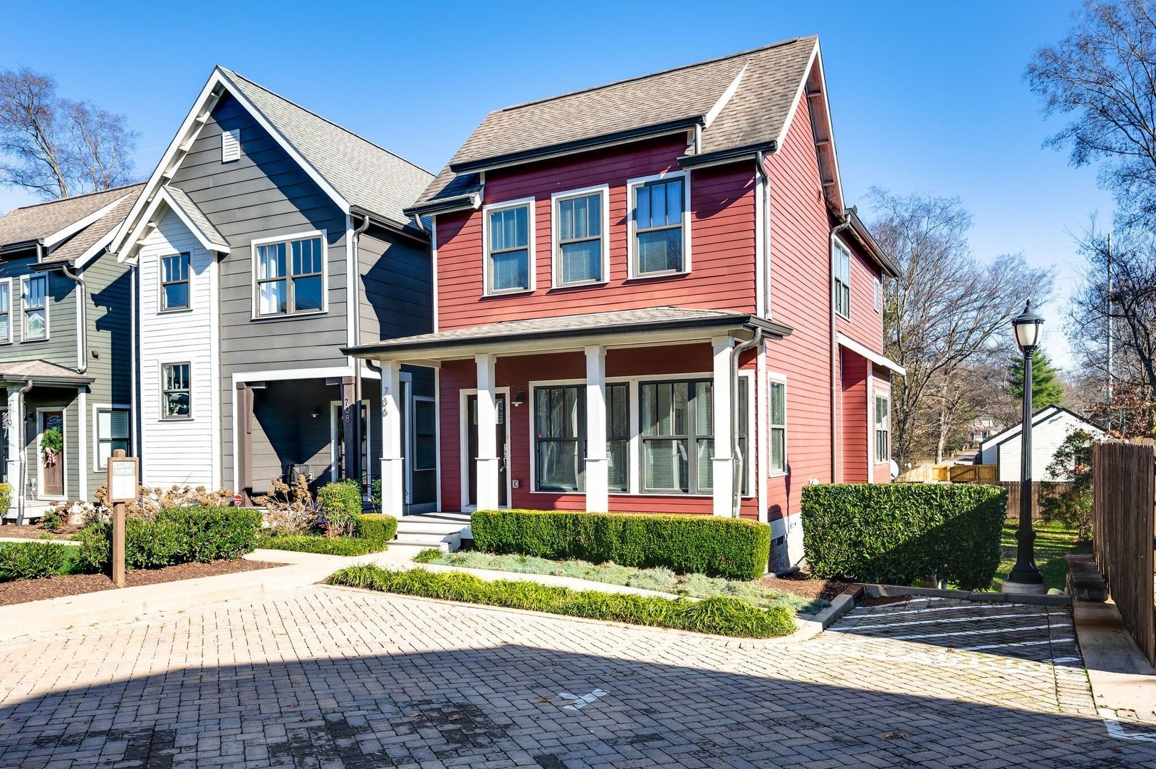 Great 3BE/2.5BA cottage home in popular Richland Station!