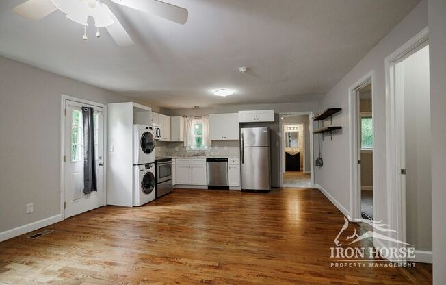 185 ROYAL CT