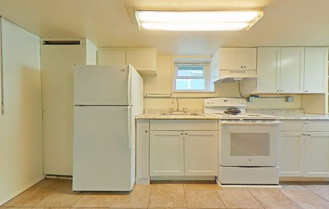 3 Bedroom 4-Plex ~ Close to Campus