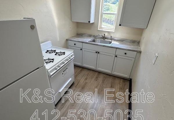 142 144 W 9 AVE