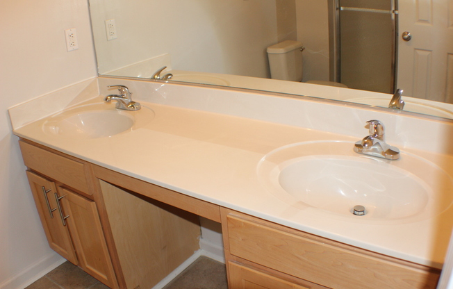 2 beds, 2 baths, 1,033 sqft, $1,629, Unit 5-5303