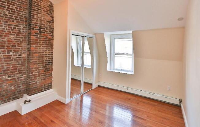 4 beds, 2 baths, $4,600, Unit 2