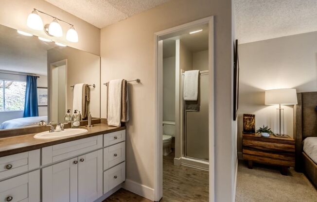 2 beds, 2 baths, 1,015 sqft, $2,795, Unit 216