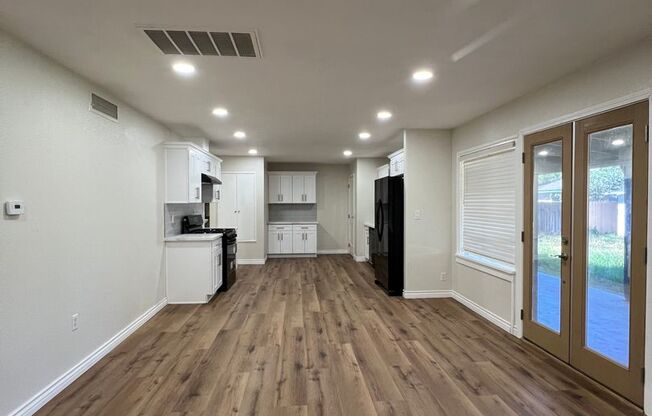 MADERA HOME !!! MOVE IN READY
