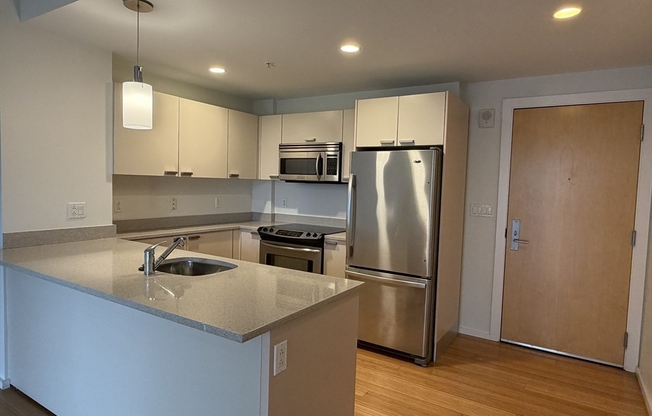 1 bed, 1 bath, 800 sqft, $3,600, Unit 402