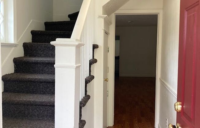 UNIVERSITY LIVING - Beautiful 5 Bedroom Home in St. Johns - Next to University of Portland!