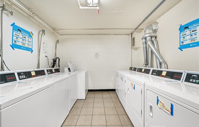 2 beds, 1 bath, 618 sqft, $2,850, Unit 524