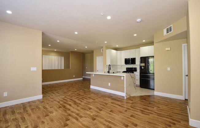 SPECIOUS 2 BED 2 BATH CONDO WITH ATTACHED CAR GRAGAE AT VISTANA