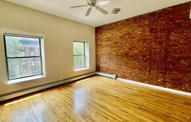 25 E 126 ST