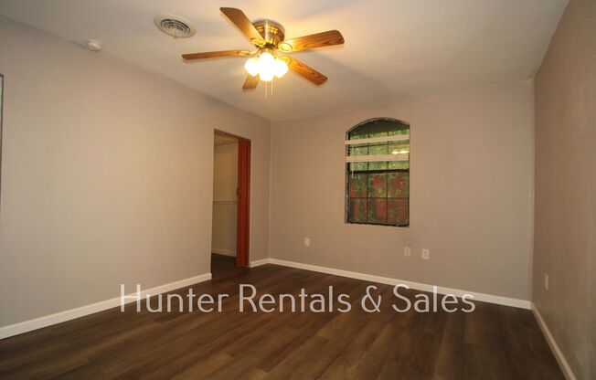 4 beds, 2 baths, $1,075