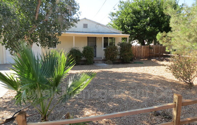 1420 DIAMOND LN