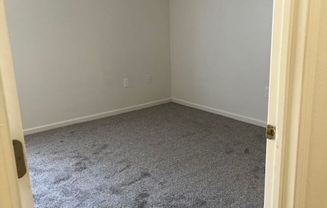 3 beds, 2 baths, 1,360 sqft, $1,489, Unit 115