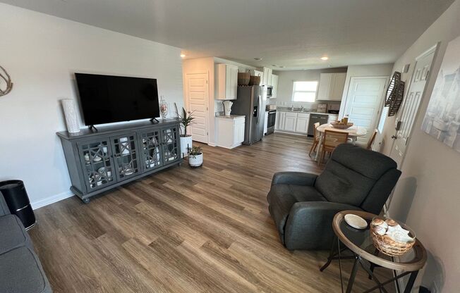 Practically Brand New 3/2 Milton Gem !!